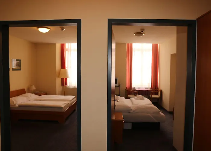 Hotel Very Apartments, 5 Min To Center, No Reception