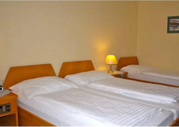 Hotel Very Apartments, 5 Min To Center, No Reception