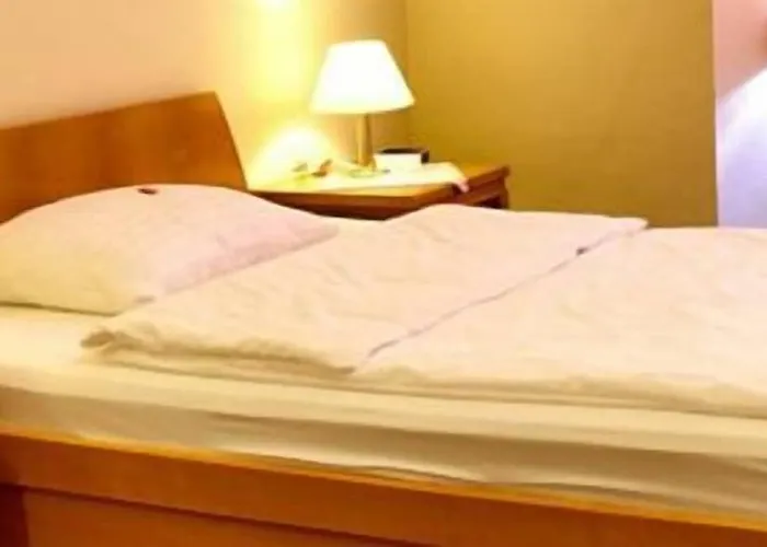 Hotel Very Apartments, 5 Min To Center, No Reception 3*