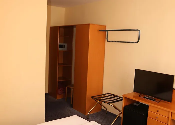 Hotel Very Apartments, 5 Min To Center, No Reception