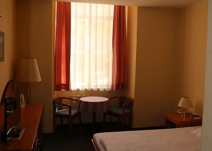 Hotel Very Apartments, 5 Min To Center, No Reception 3*