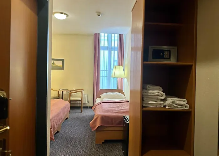 Hotel Very Apartments, 5 Min To Center, No Reception Wenen