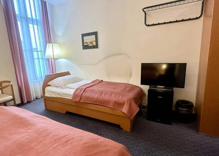 Hotel Very Apartments, 5 Min To Center, No Reception