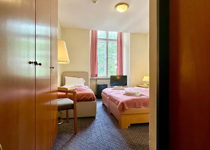 Hotel Very Apartments, 5 Min To Center, No Reception Wenen