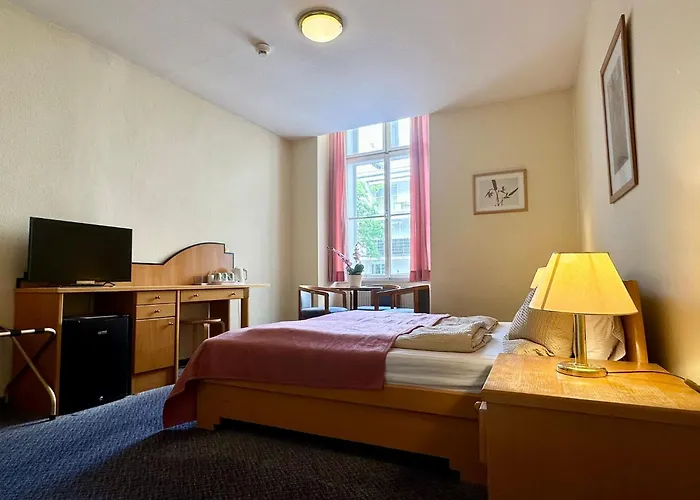Very Apartments, 5 Min To Center, No Reception 3*
