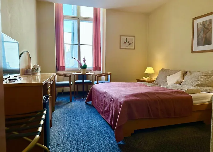 Hotel Very Apartments, 5 Min To Center, No Reception