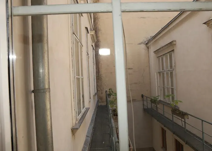 Very Apartments, 5 Min To Center, No Reception 3*