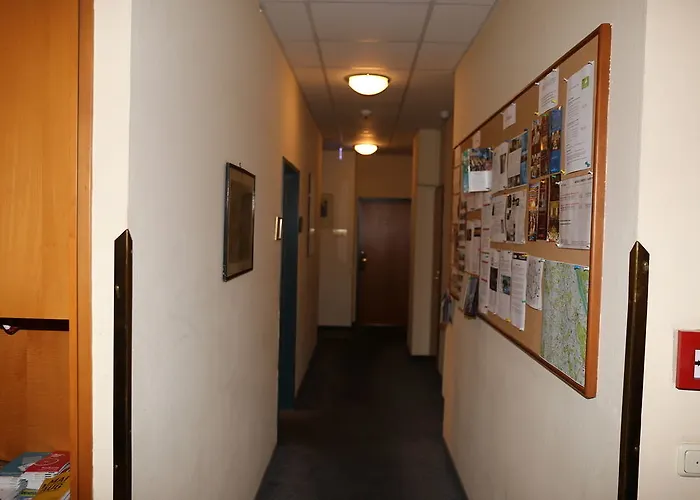 Hotel Very Apartments, 5 Min To Center, No Reception Wenen
