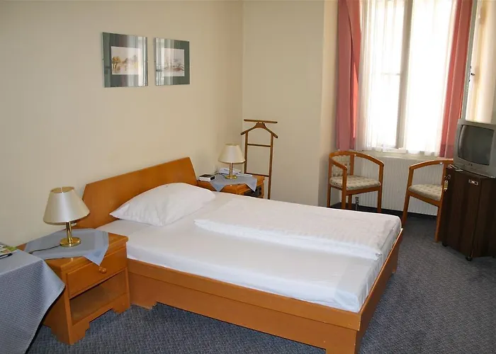 Hotel Very Apartments, 5 Min To Center, No Reception